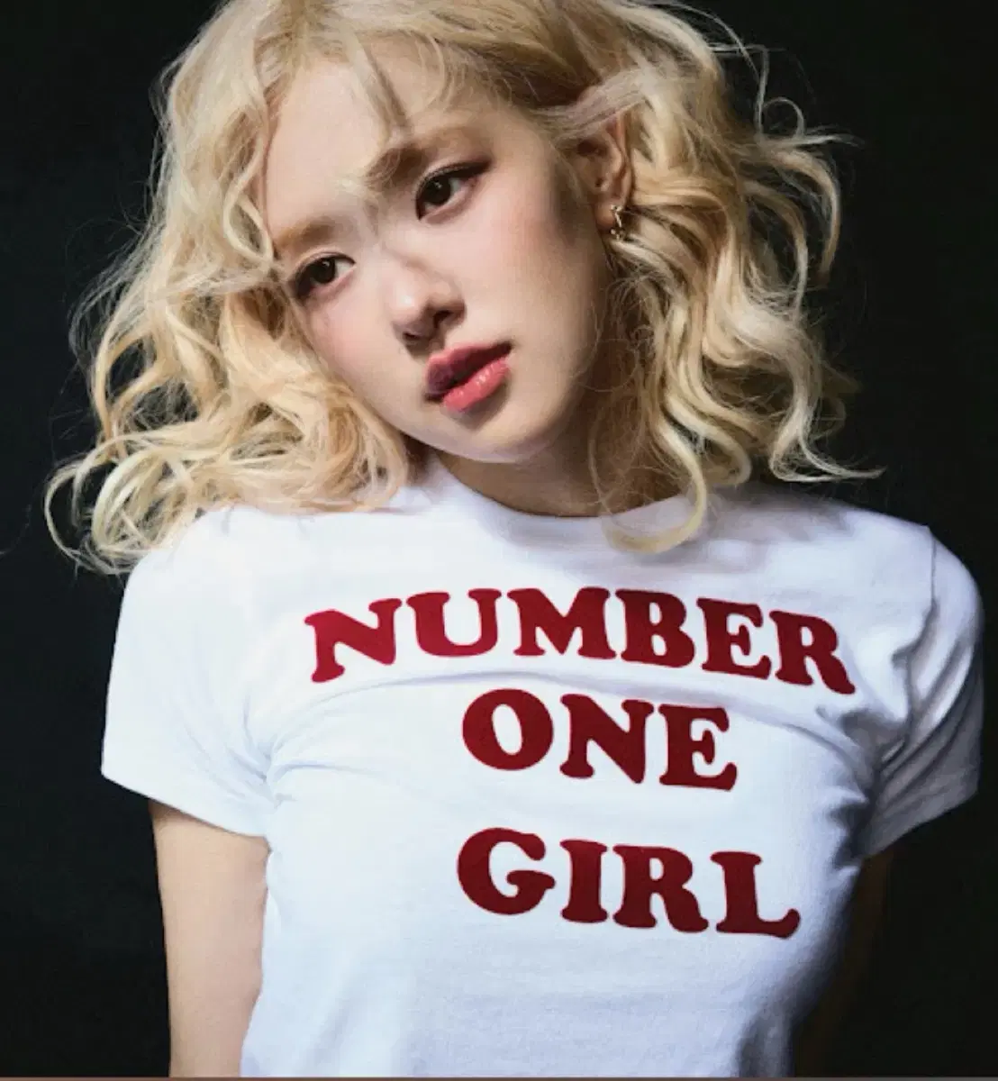 로제 number one girl 팝업 티셔츠 구해요